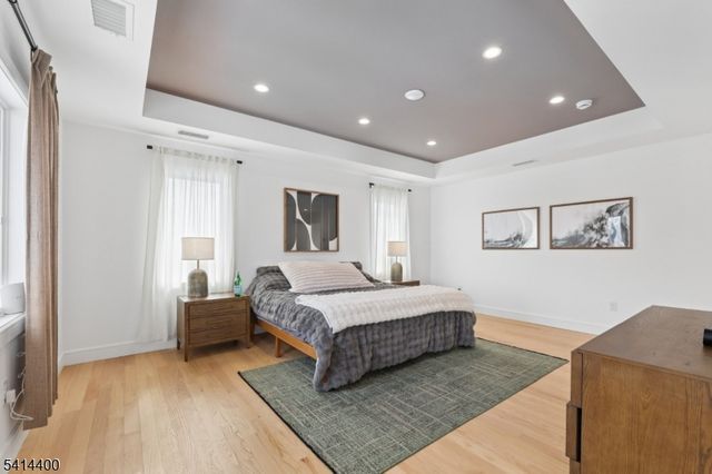 6 Hillside Ter, Wallington Boro, NJ 07057