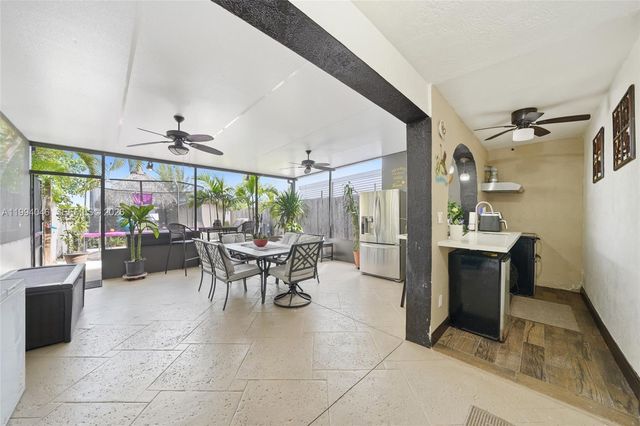 1789 W 72nd St, Hialeah, FL 33014