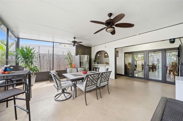 1789 W 72nd St, Hialeah, FL 33014