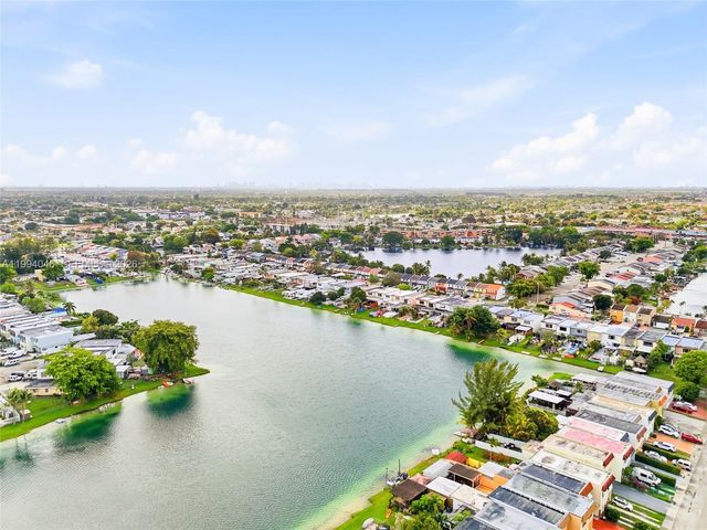 1789 W 72nd St, Hialeah, FL 33014