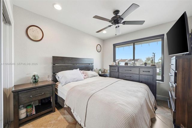 1789 W 72nd St, Hialeah, FL 33014