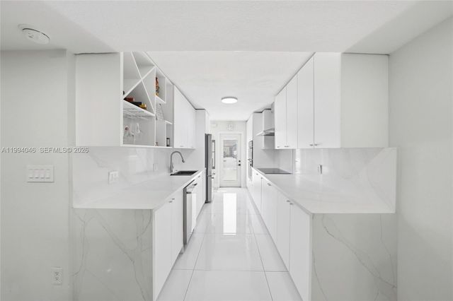 1789 W 72nd St, Hialeah, FL 33014