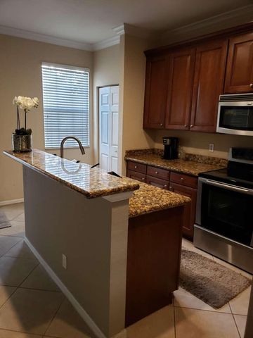 356 W Thatch Palm Circle 106, Jupiter, FL 33458