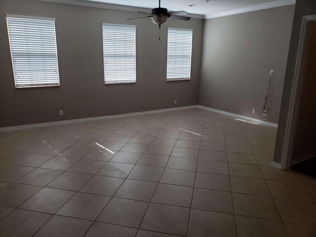 356 W Thatch Palm Circle 106, Jupiter, FL 33458