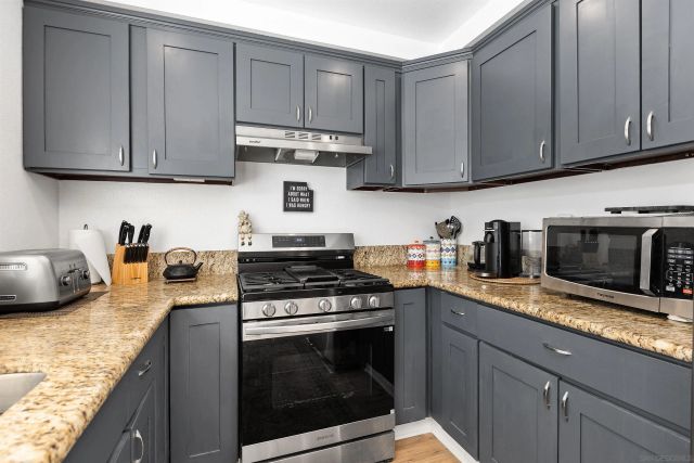 8963 Capcano Rd, San Diego, CA 92126