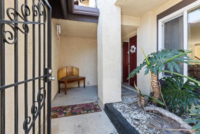 8963 Capcano Rd, San Diego, CA 92126