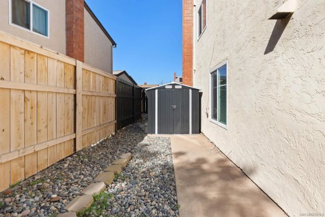 8963 Capcano Rd, San Diego, CA 92126