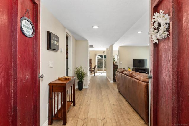 8963 Capcano Rd, San Diego, CA 92126