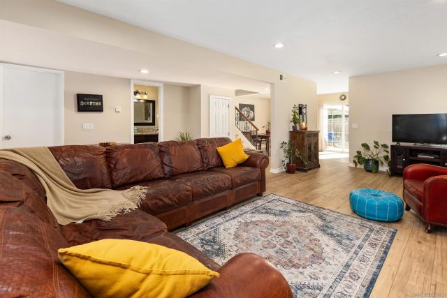 8963 Capcano Rd, San Diego, CA 92126