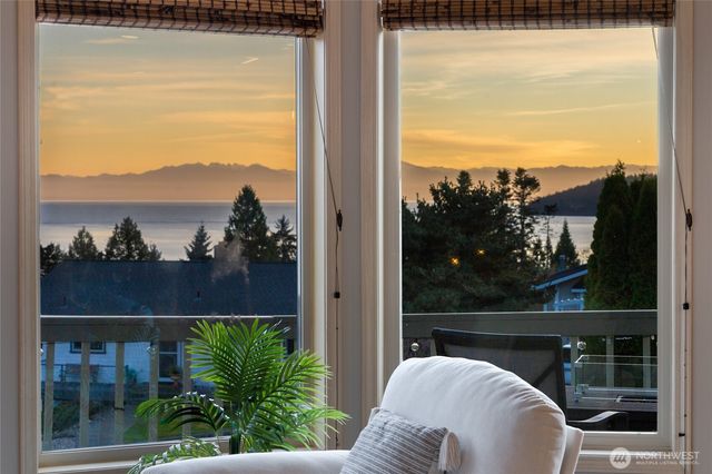 4402 Bryce Drive, Anacortes, WA 98221