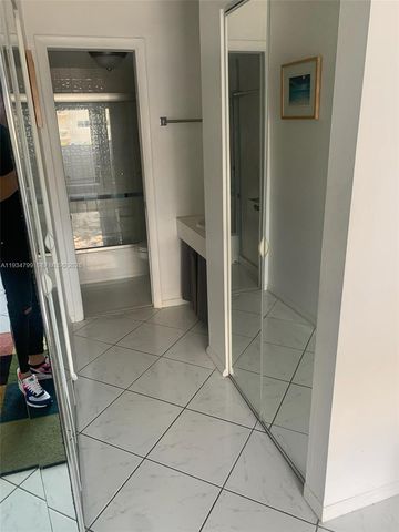 3642 NE 171st St 203, North Miami Beach, FL 33160
