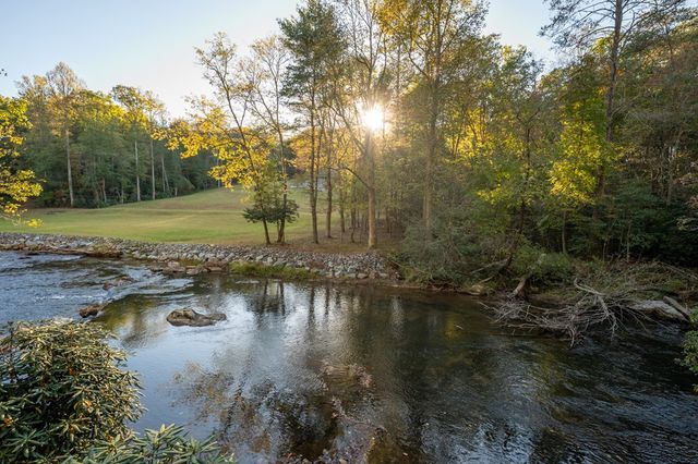 35 Dogwood Riverside Drive, Blue Ridge, GA 30513