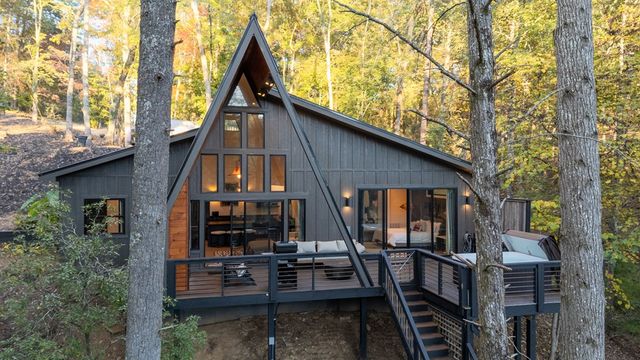 35 Dogwood Riverside Drive, Blue Ridge, GA 30513