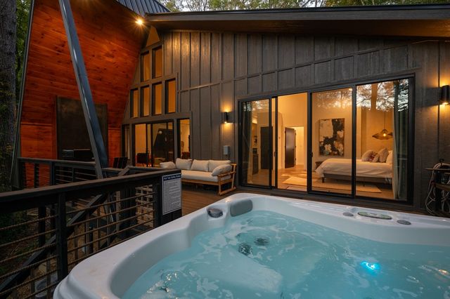 35 Dogwood Riverside Drive, Blue Ridge, GA 30513