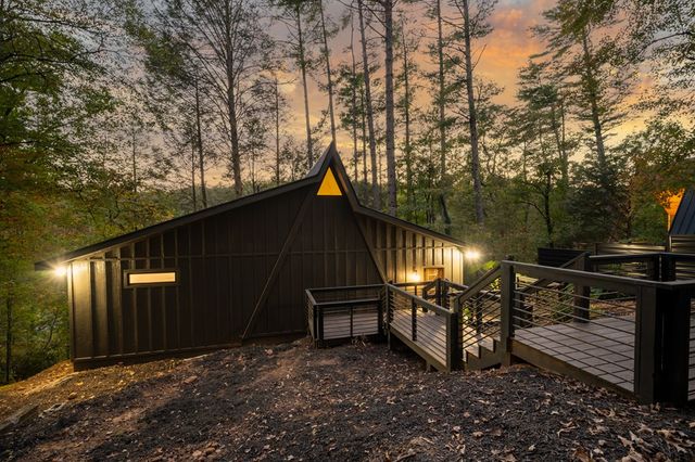 35 Dogwood Riverside Drive, Blue Ridge, GA 30513