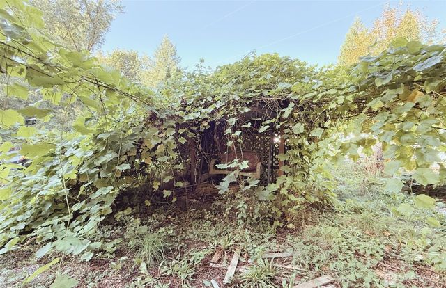 7525 N Center Court, Concrete, WA 98237