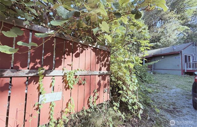 7525 N Center Court, Concrete, WA 98237