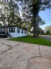 404 Downing Street, Jackson, MS 39216