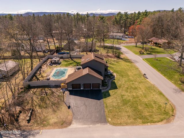 25 Kimberly Lane, Moreau, NY 12828