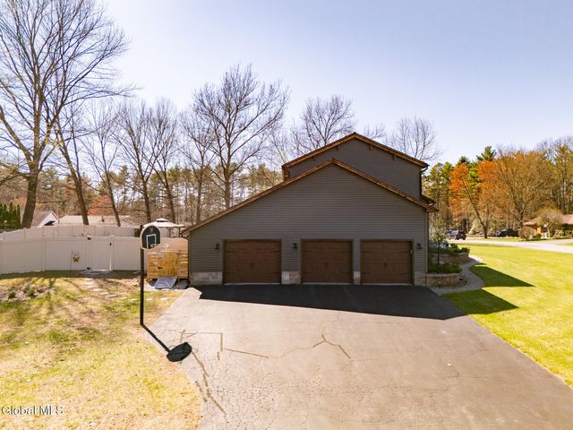 25 Kimberly Lane, Moreau, NY 12828