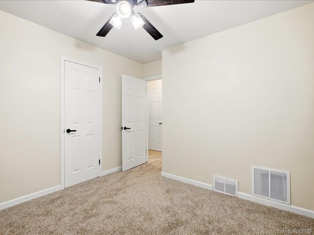 1320 White Street, Port Huron, MI 48060