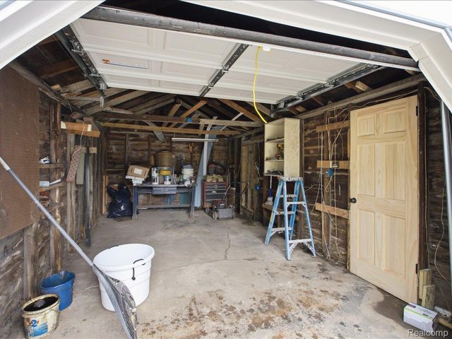 1320 White Street, Port Huron, MI 48060