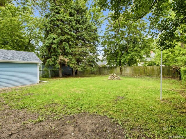 1320 White Street, Port Huron, MI 48060