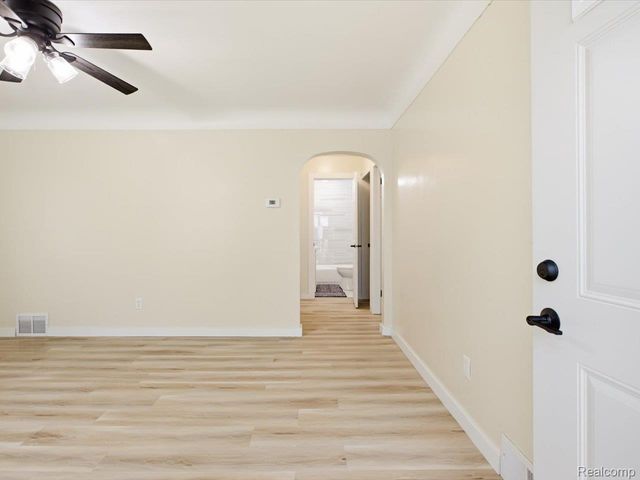 1320 White Street, Port Huron, MI 48060