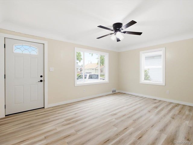 1320 White Street, Port Huron, MI 48060