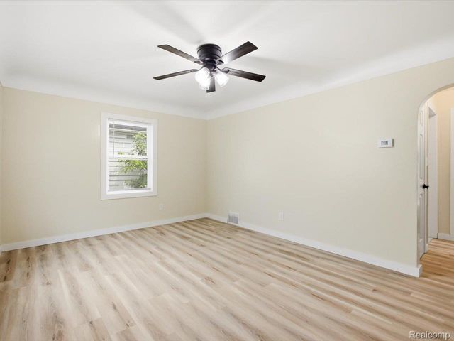 1320 White Street, Port Huron, MI 48060