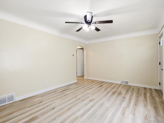 1320 White Street, Port Huron, MI 48060