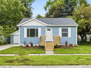 1320 White Street, Port Huron, MI 48060