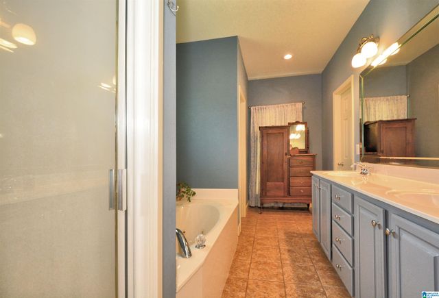 625 EMERALD TRACE, Chelsea, AL 35043