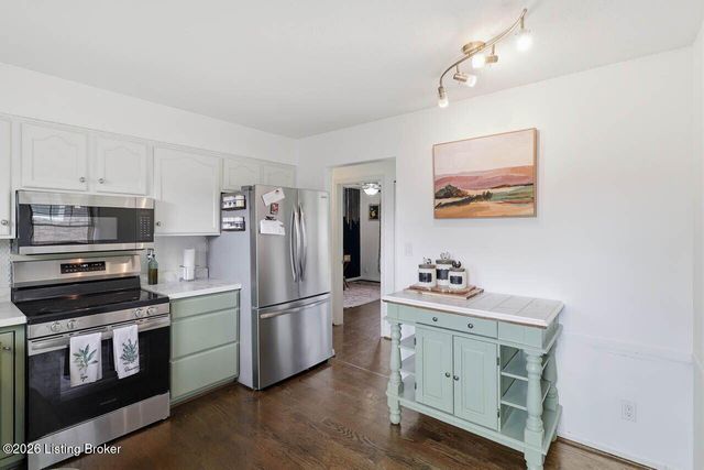 2305 Allegheny Dr, Jeffersontown, KY 40299