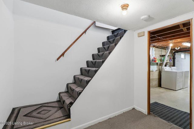 2305 Allegheny Dr, Jeffersontown, KY 40299