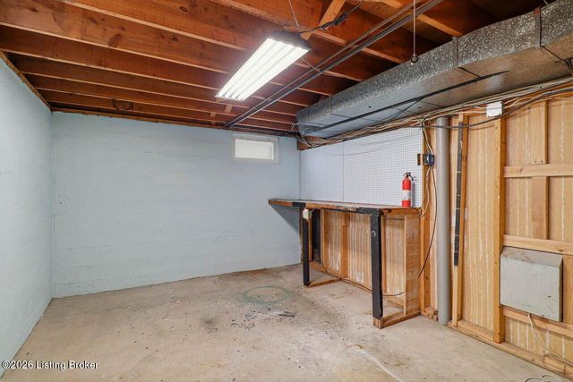 2305 Allegheny Dr, Jeffersontown, KY 40299