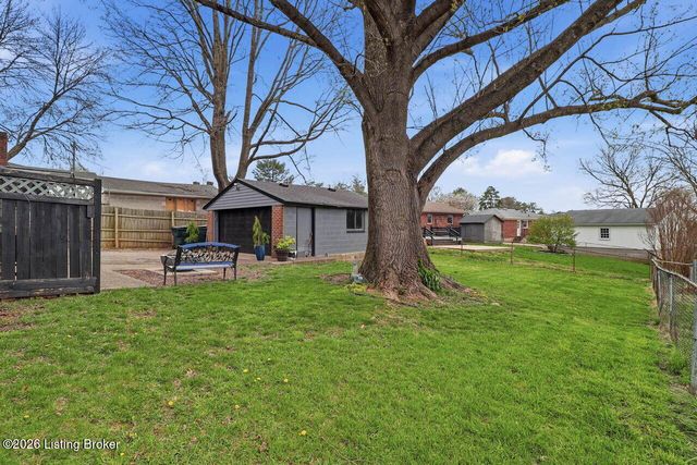 2305 Allegheny Dr, Jeffersontown, KY 40299