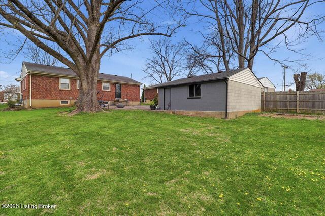 2305 Allegheny Dr, Jeffersontown, KY 40299