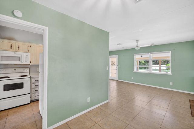 841 SW 18th Court, Fort Lauderdale, FL 33315