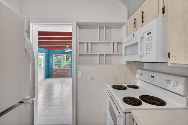 841 SW 18th Court, Fort Lauderdale, FL 33315