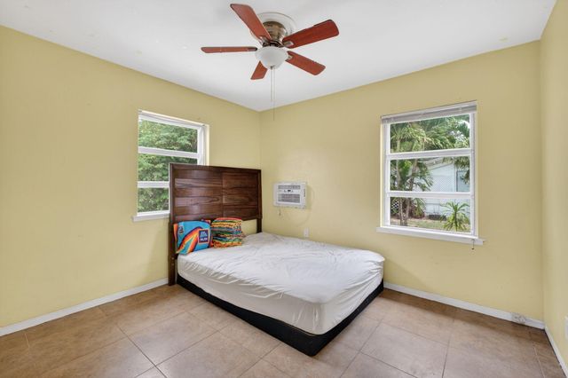 841 SW 18th Court, Fort Lauderdale, FL 33315