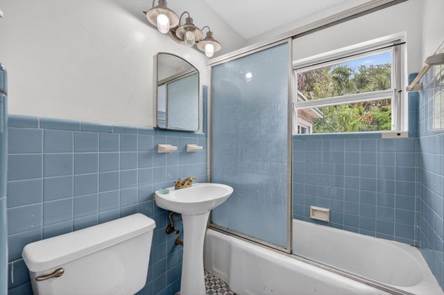 841 SW 18th Court, Fort Lauderdale, FL 33315