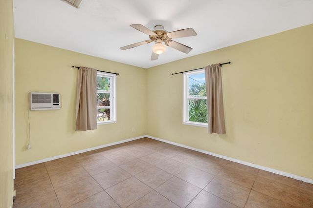 841 SW 18th Court, Fort Lauderdale, FL 33315