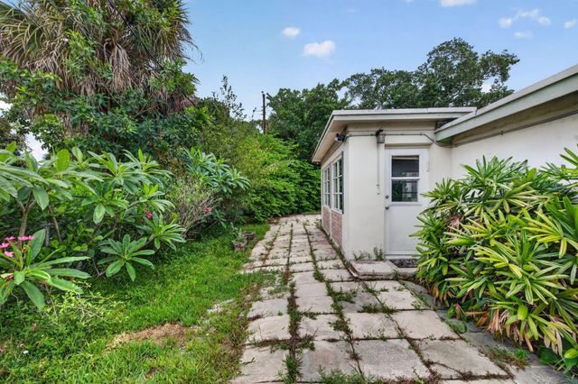 841 SW 18th Court, Fort Lauderdale, FL 33315