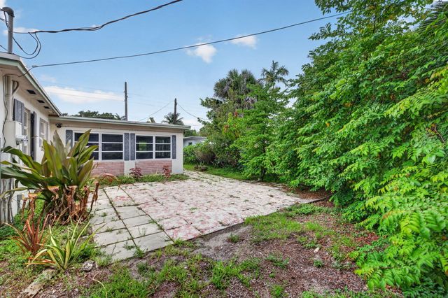 841 SW 18th Court, Fort Lauderdale, FL 33315