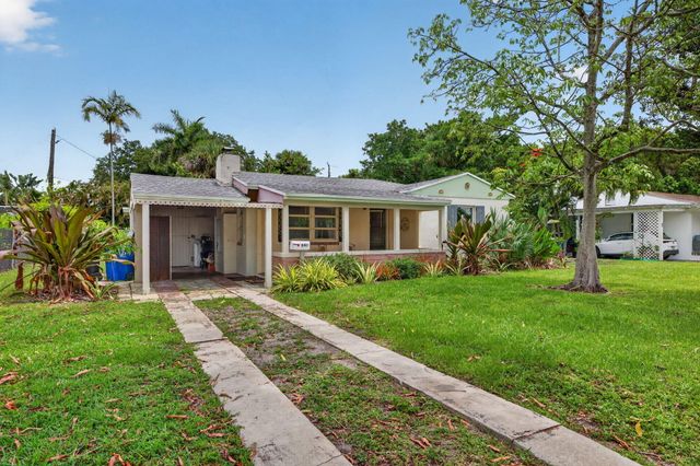 841 SW 18th Court, Fort Lauderdale, FL 33315