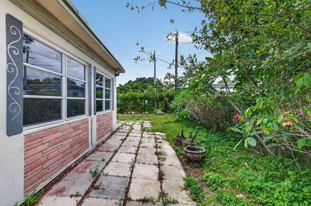 841 SW 18th Court, Fort Lauderdale, FL 33315