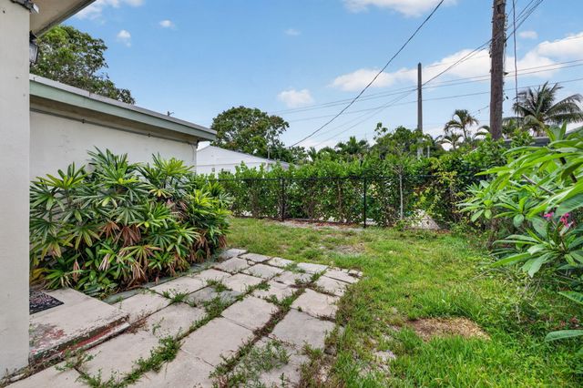 841 SW 18th Court, Fort Lauderdale, FL 33315