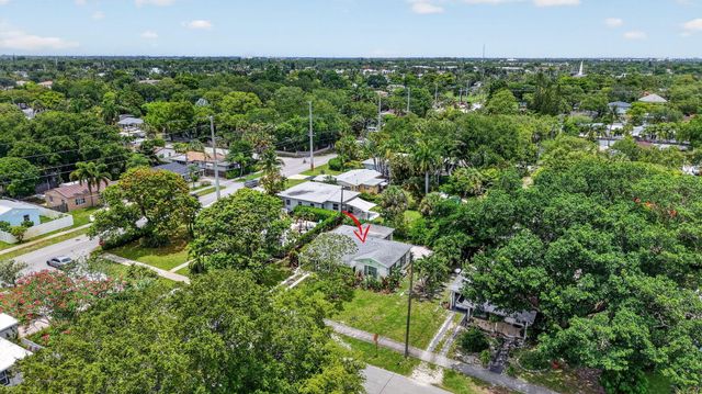 841 SW 18th Court, Fort Lauderdale, FL 33315