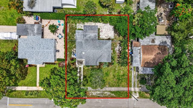 841 SW 18th Court, Fort Lauderdale, FL 33315